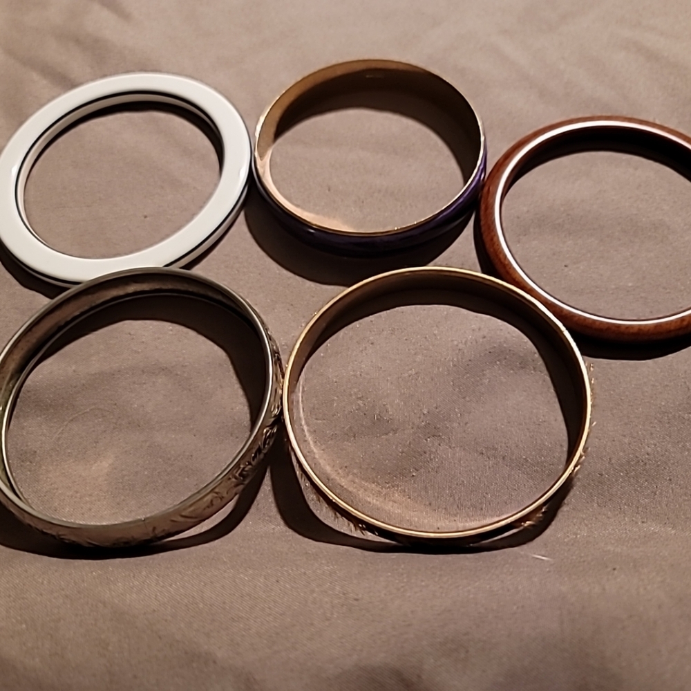 Set of bracelets